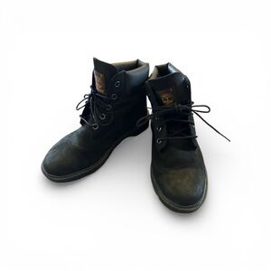 Timberland Junior Classic 6 inch waterproof boot in black nukbuck
